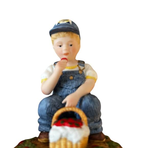 COUNTRY STORE, Limited Edition “Little Farmers” porcelain figurine - Picture 7 of 12